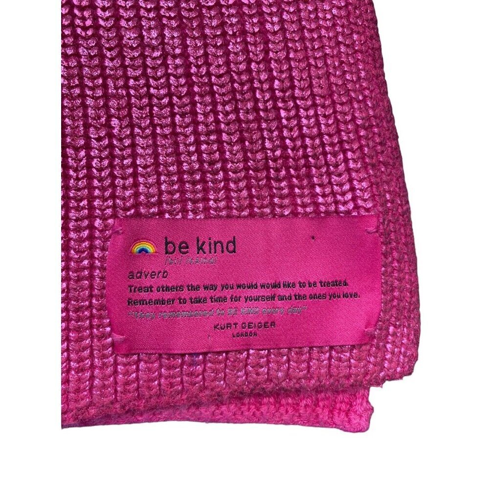 Kurt Geiger London Beanie Hat Scarf SET Pink BE KIND Outdoor Cozy Designer - Picture 2 of 5